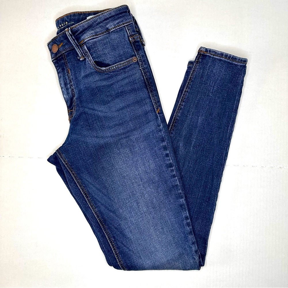 Old Navy | Rockstar Mid Rise Skinny Jeans w/ Light Manufacture Fade | Size 4